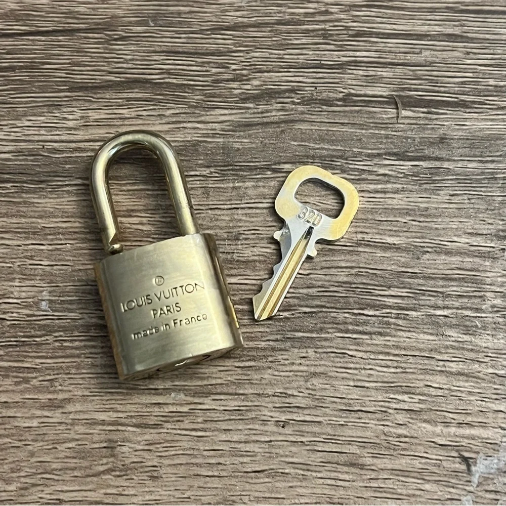 LOUIS vuitton brass lockset #320 no3